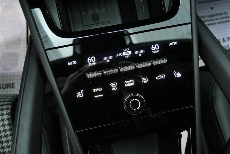 2025 Porsche Cayenne GTS Coupe