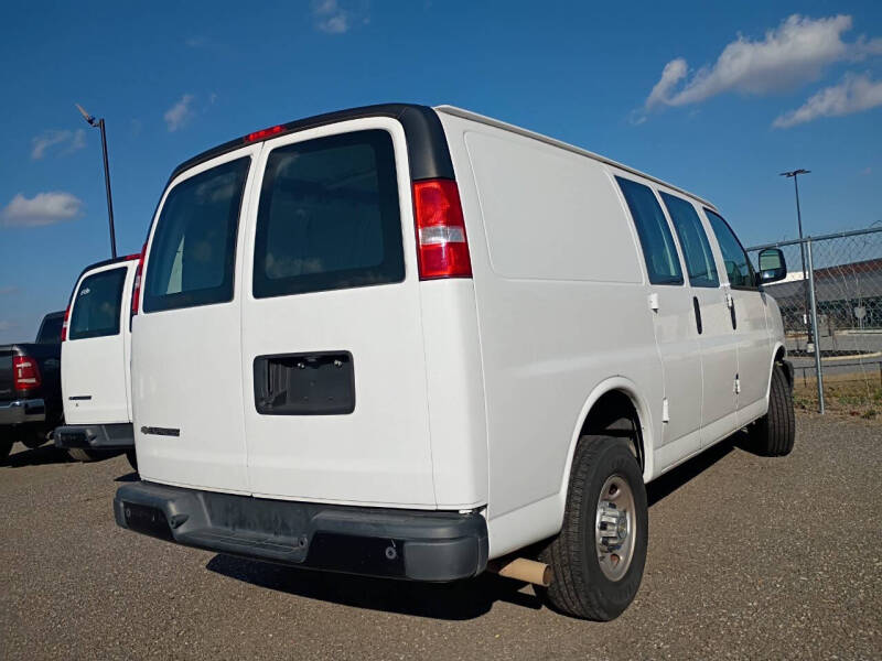 2022 Chevrolet Express 2500
