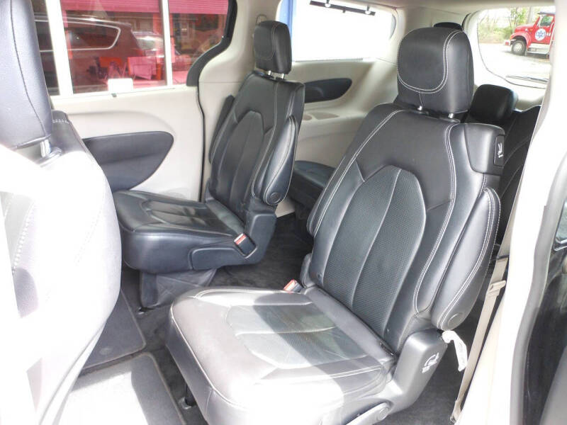 2022 Chrysler Pacifica Touring L