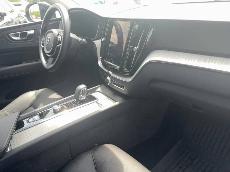 2025 Volvo XC60 T8 Plus Dark Theme