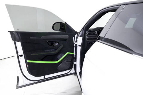 2023 Lamborghini Urus Performante