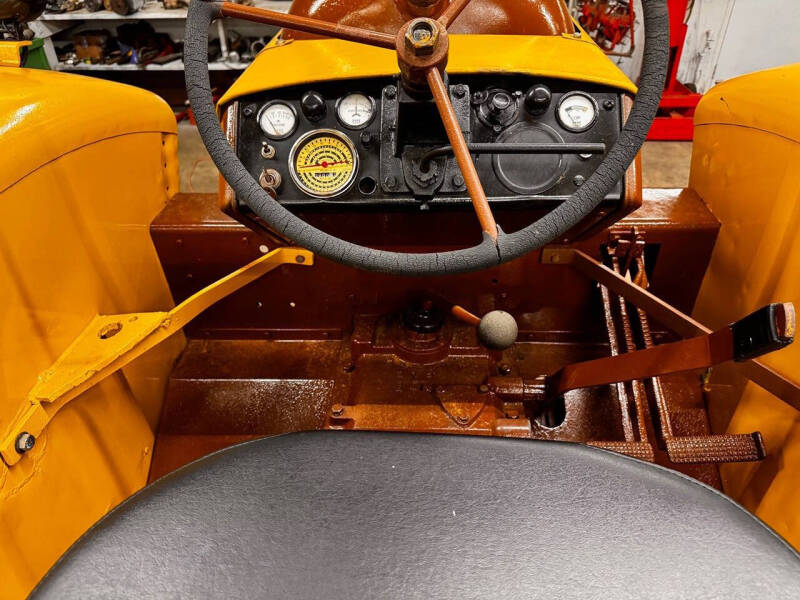 1964 Minneapolis Moline G-705 Tractor