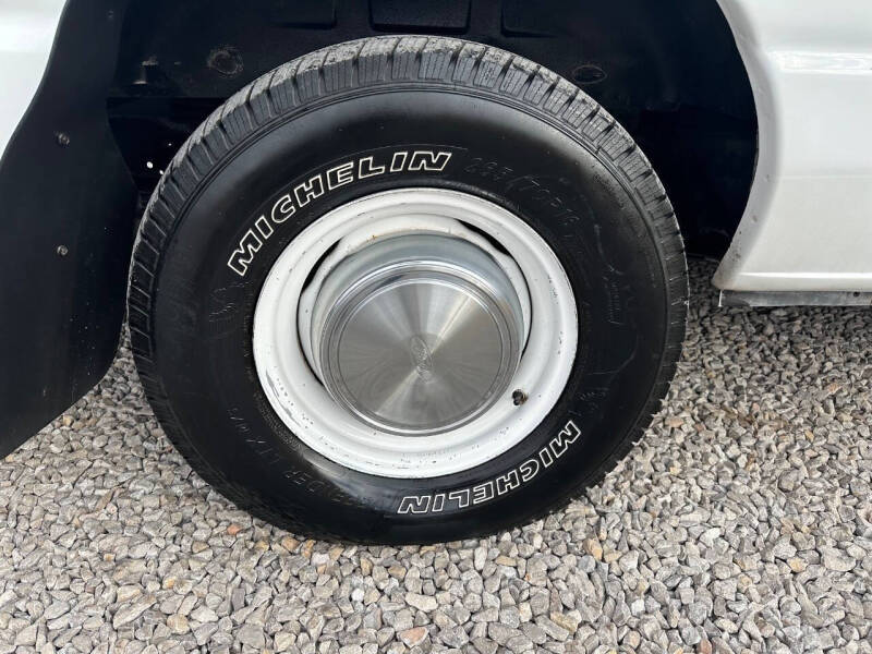 2004 Ford E-Series