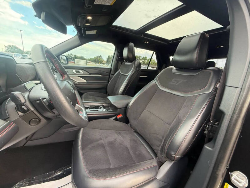 2025 Ford Explorer ST