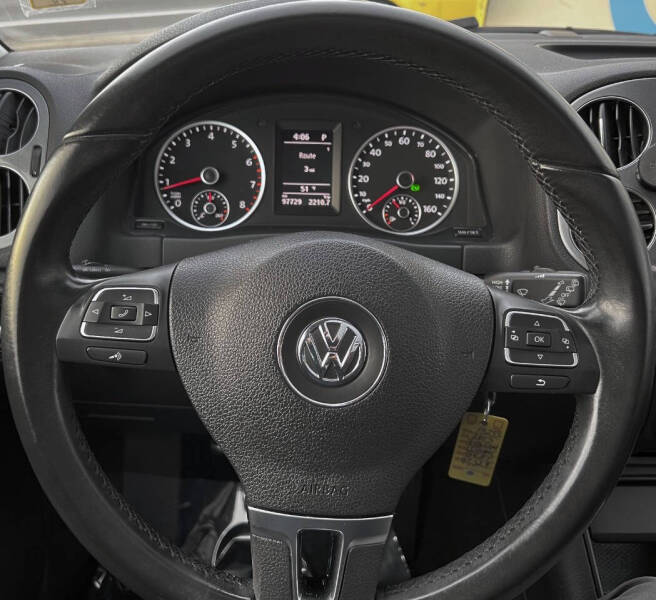 2013 Volkswagen Tiguan SE photo 21