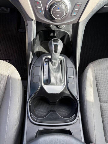 2018 Hyundai Santa Fe SE