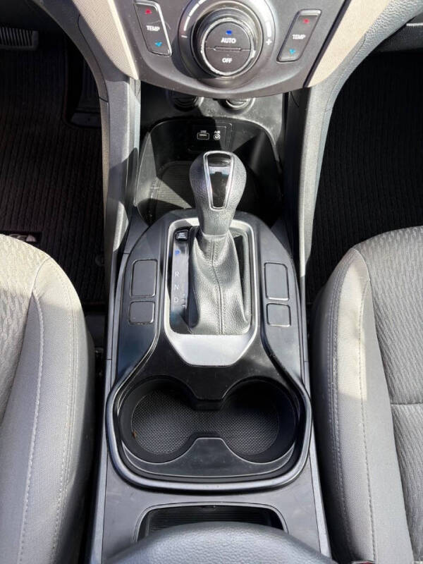 2018 Hyundai Santa Fe SE