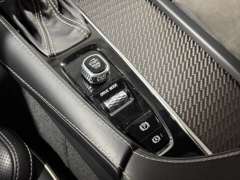 2019 Volvo XC90 T6 R-Design