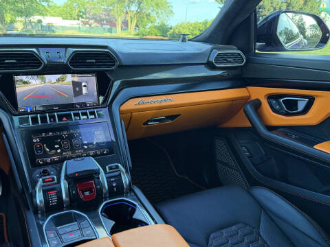 2022 Lamborghini Urus