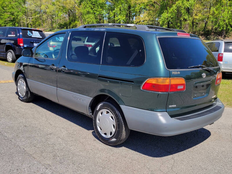 2000 Toyota Sienna LE
