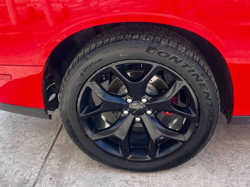 2015 Dodge Challenger SXT Plus