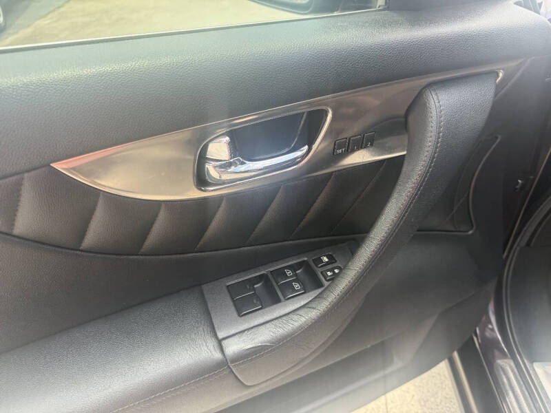 2011 Infiniti FX35