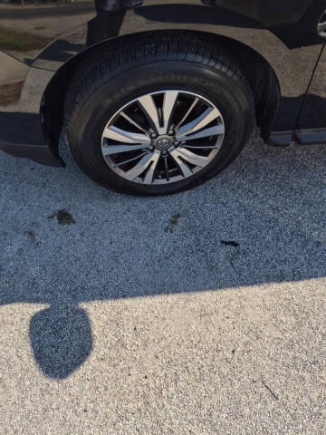 2018 Nissan Pathfinder SV