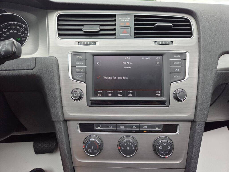 2016 Volkswagen Golf SportWagen