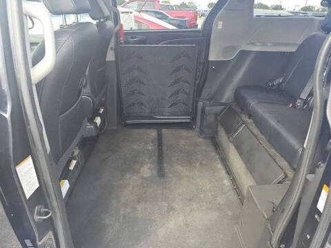 2015 Toyota Sienna SE Premium 8-Passenger