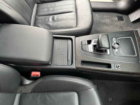2020 Audi Q5 quattro Prestige 45 TFSI