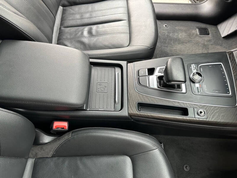 2020 Audi Q5 quattro Prestige 45 TFSI