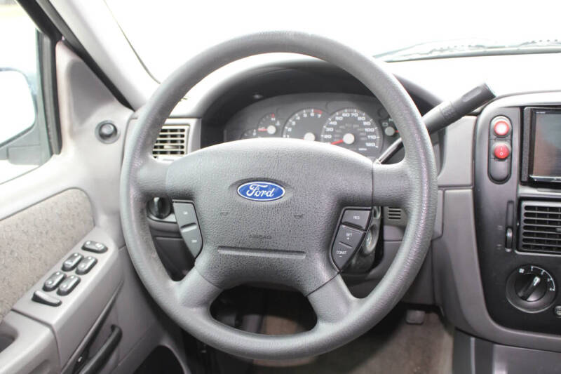 2004 Ford Explorer XLS