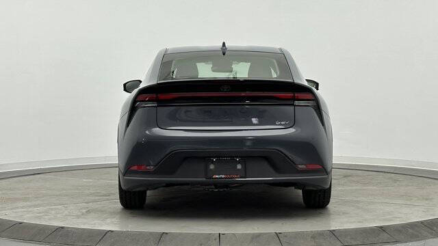 2025 Toyota Prius LE