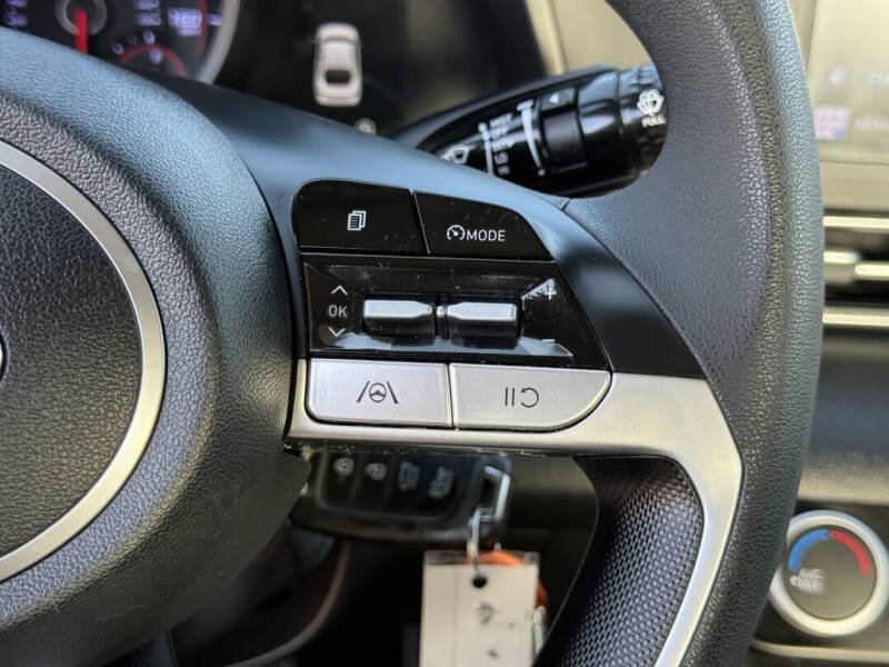 2022 Hyundai Elantra SE