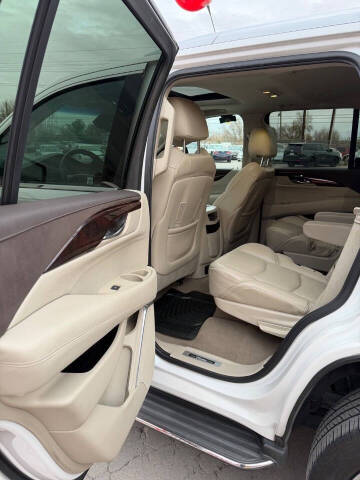 2016 Cadillac Escalade Luxury Collection