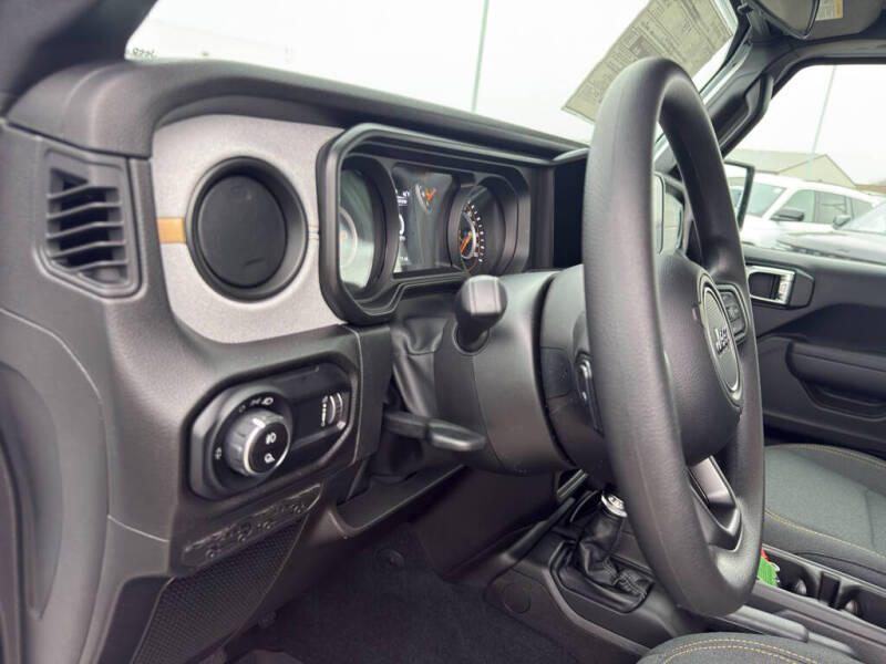 2026 Jeep Gladiator Sport