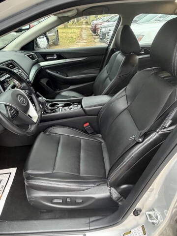 2022 Nissan Maxima 3.5 SV