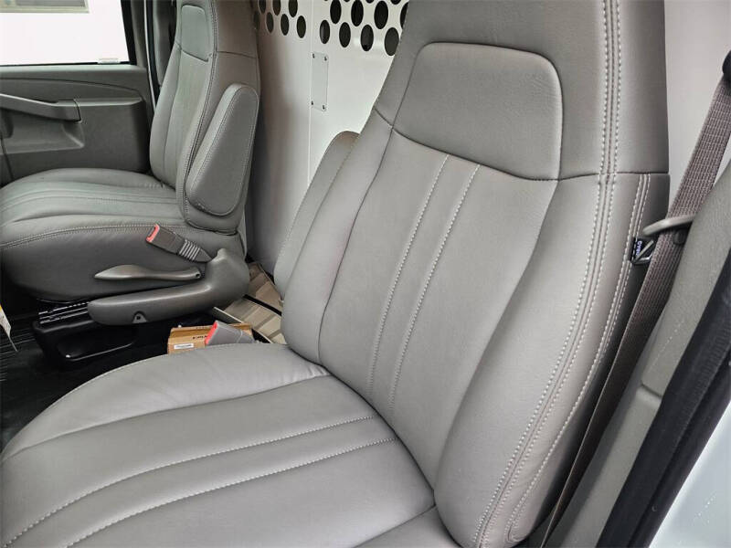 2025 Chevrolet Express 2500