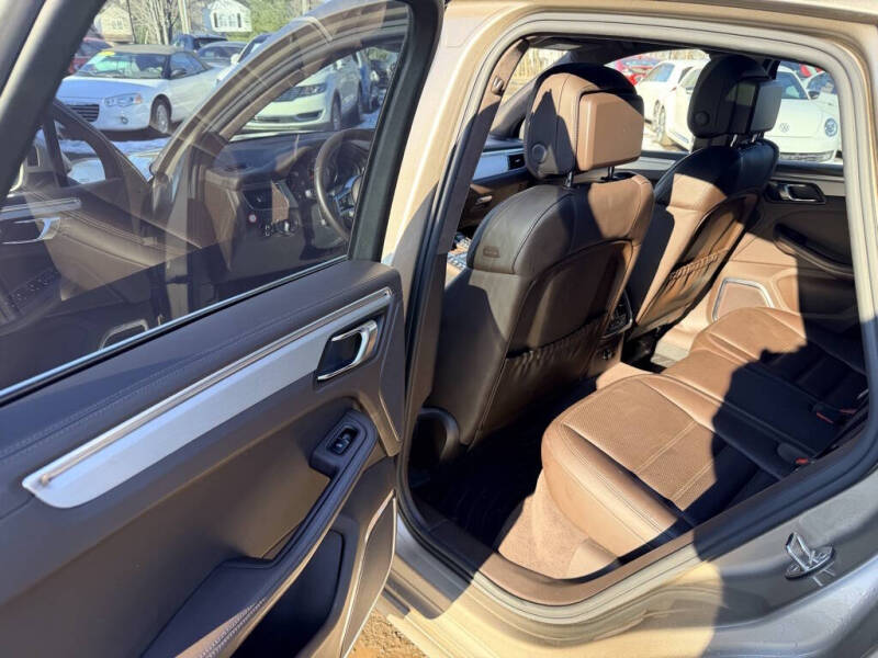 2015 Porsche Macan Turbo