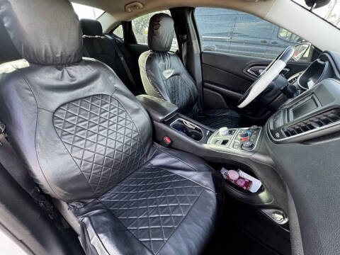 2015 Chrysler 200 Limited