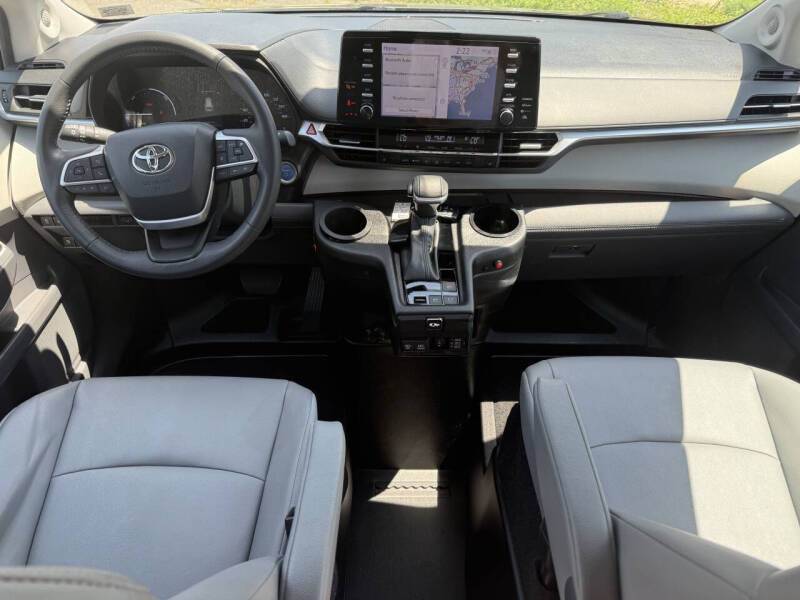 2024 Toyota Sienna XLE 7-Passenger