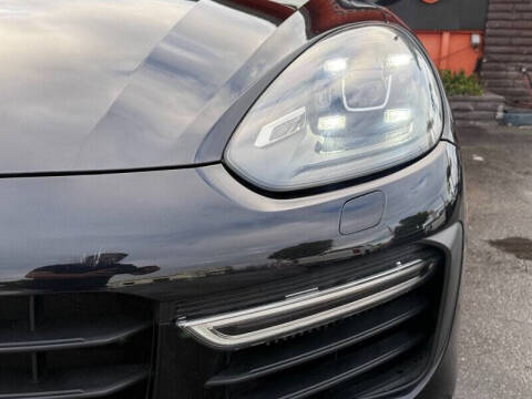 2016 Porsche Cayenne GTS