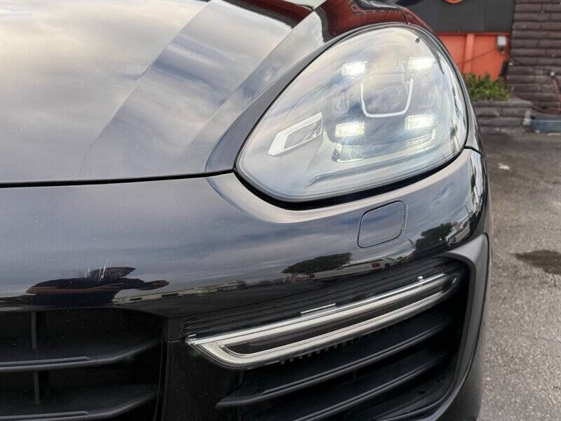 2016 Porsche Cayenne GTS