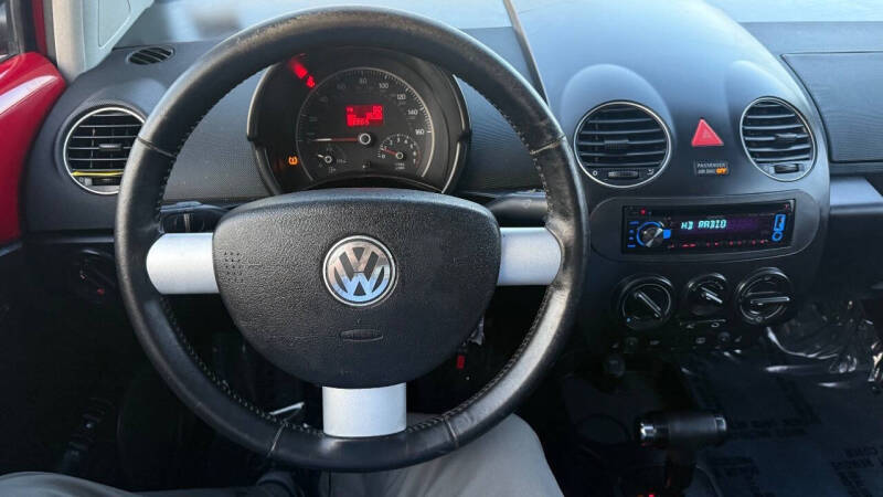 2010 Volkswagen New Beetle Base PZEV