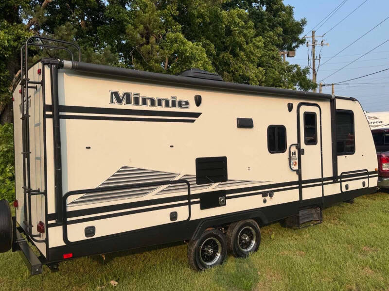 2019 Winnebago Minnie 2201
