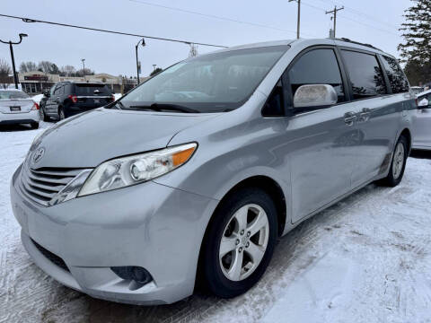 2015 Toyota Sienna LE 8-Passenger