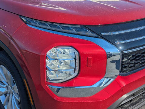 2026 Mitsubishi Outlander ES