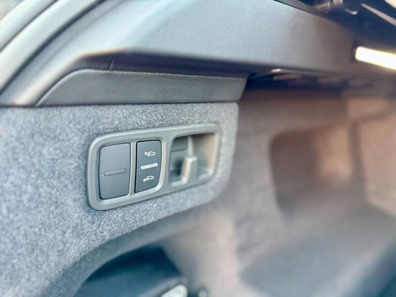 2024 Lamborghini Urus S