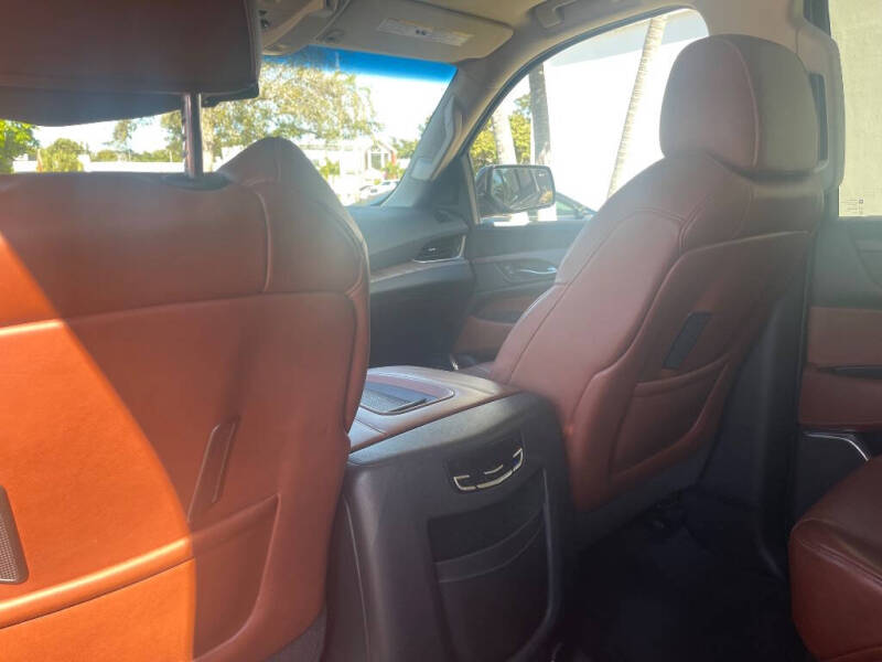 2015 Cadillac Escalade Luxury