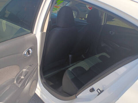 2015 Nissan Versa 1.6 SV