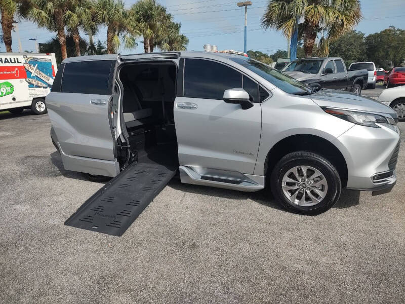 2022 Toyota Sienna XLE 7-Passenger