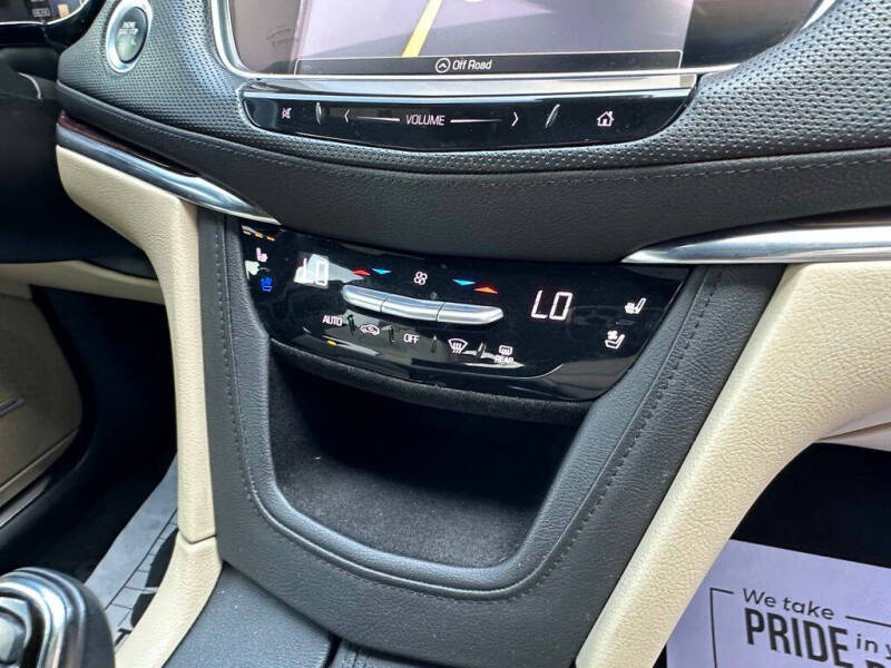 2017 Cadillac XT5 Premium Luxury