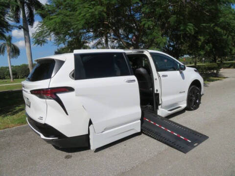 2023 Toyota Sienna XSE 7-Passenger