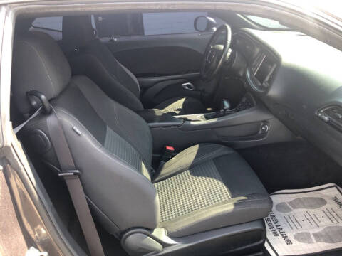 2017 Dodge Challenger R/T Shaker