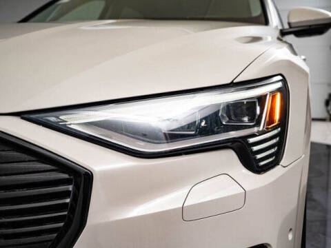 2021 Audi e-tron quattro Premium