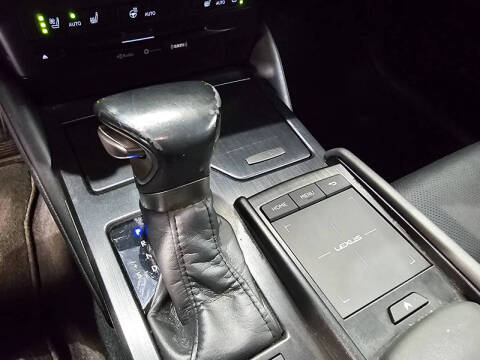 2022 Lexus ES 300h