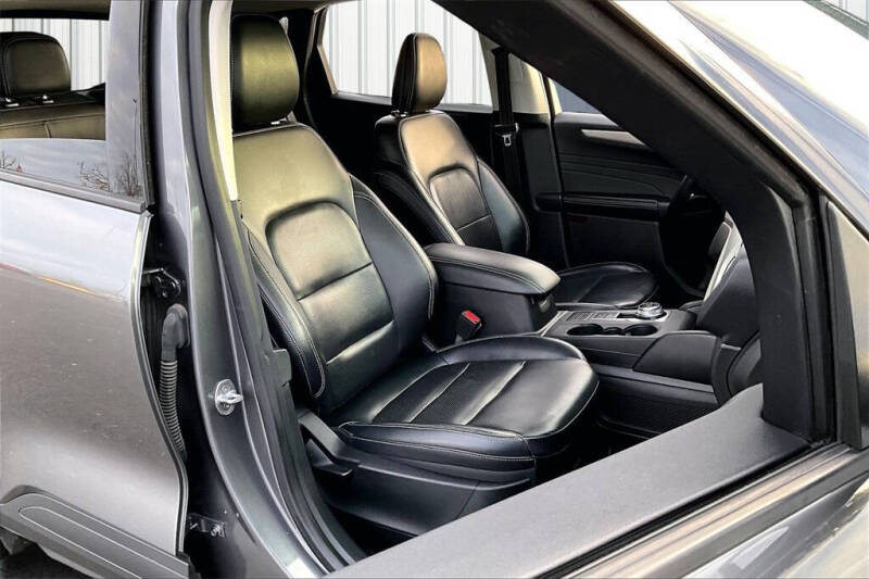 2021 Ford Escape SEL