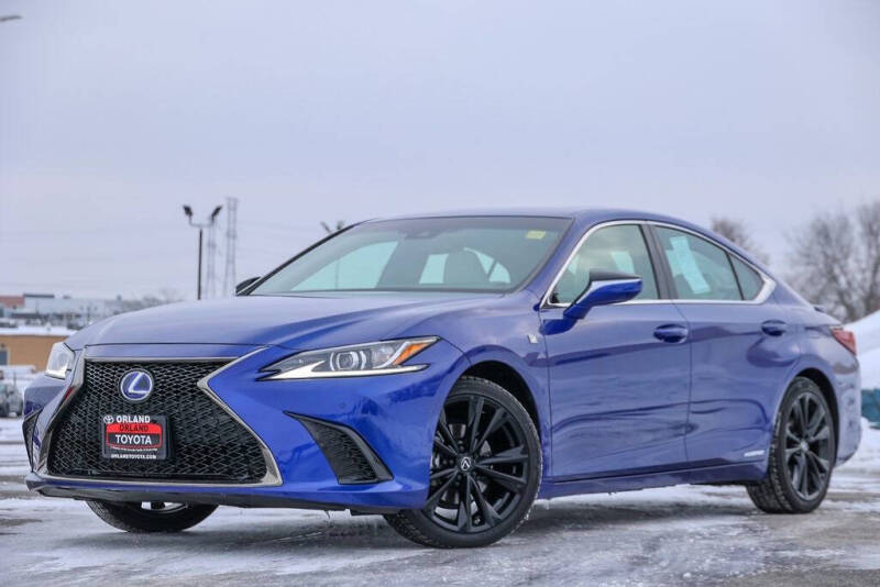 2022 Lexus ES 300h F SPORT