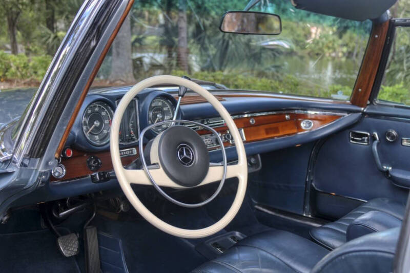 1970 Mercedes-Benz 280-Class