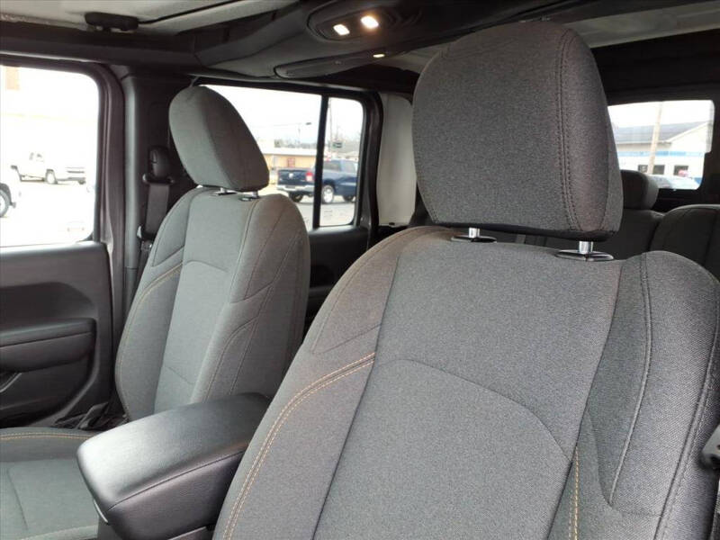 2024 Jeep Gladiator NightHawk